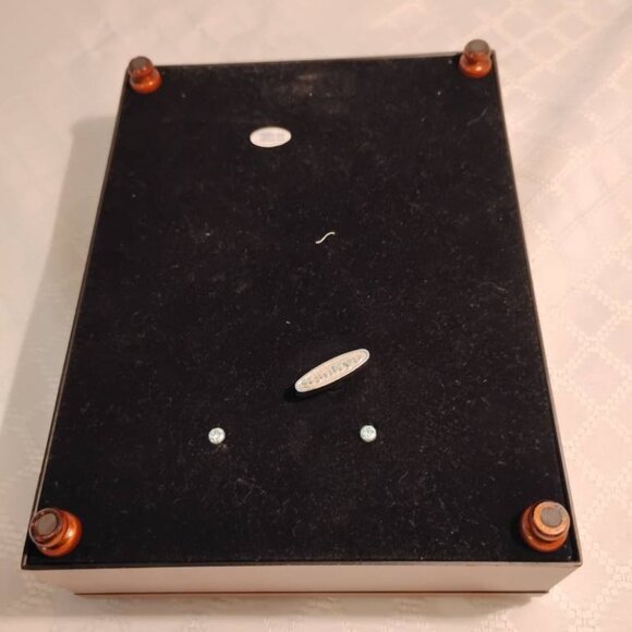 Special World Garden Gazebo Photo/Music Jewelry Box - Picture 9 of 10